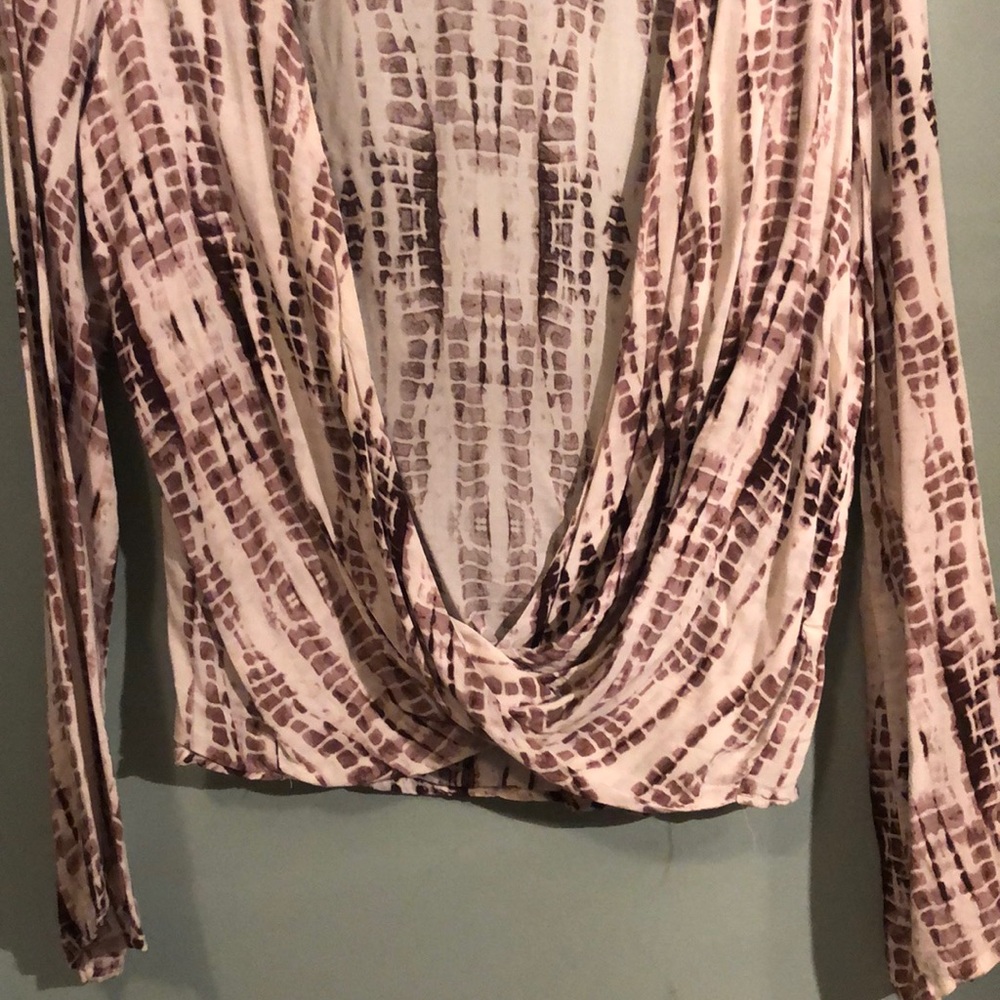 Pattern deep cut long sleeve - Picture 3 of 3